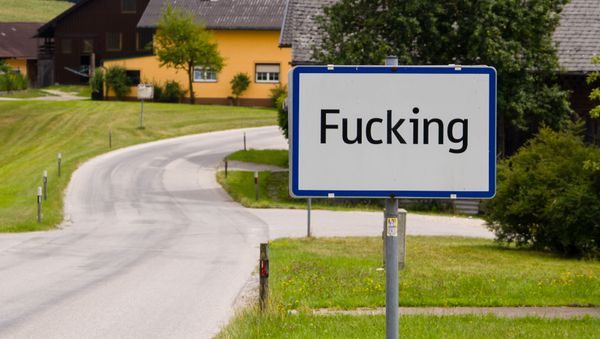 City limit sign of Fucking, Austria - Sputnik International