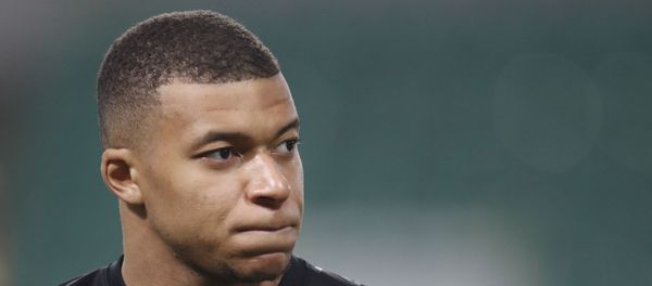 Soccer Football - Ligue 1 - Nantes v Paris St Germain - Stade de la Beaujoire - Louis Fonteneau, Nantes, France - 31 October 2020 Paris St Germain's Kylian Mbappe during the pre-match warm-up. - Sputnik International