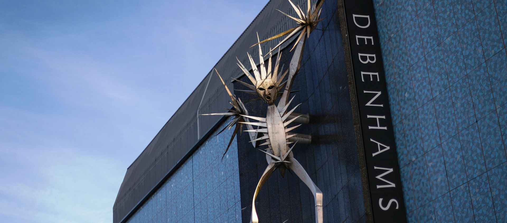 A sculpture on Debenhams' building is seen amidst the outbreak of the coronavirus disease (COVID-19), in Hanley, Stoke-on-Trent, Britain December 1, 2020. A sculpture on Debenhams' building is seen amidst the outbreak of the coronavirus disease (COVID-19), in Hanley, Stoke-on-Trent, Britain December 1, 2020. - Sputnik International, 1920, 01.12.2020