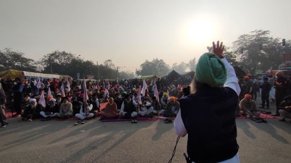 Indian farmers protesting against new farm laws introduced by the Narendra Modi government. - Sputnik International