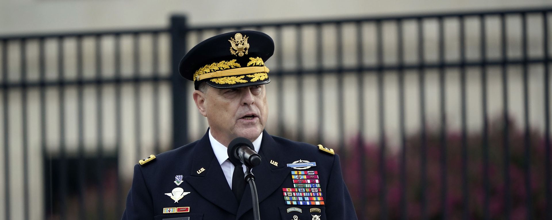 Chairman of the Joint Chiefs Gen. Mark Milley speaks during a ceremony at the National 9/11 Pentagon Memorial to honor the 184 people killed in the 2001 terrorist attack on the Pentagon, in Washington, Friday Sept. 11, 2020 Chairman of the Joint Chiefs Gen. Mark Milley speaks during a ceremony at the National 9/11 Pentagon Memorial to honor the 184 people killed in the 2001 terrorist attack on the Pentagon, in Washington, Friday Sept. 11, 2020 - Sputnik International, 1920, 24.09.2021