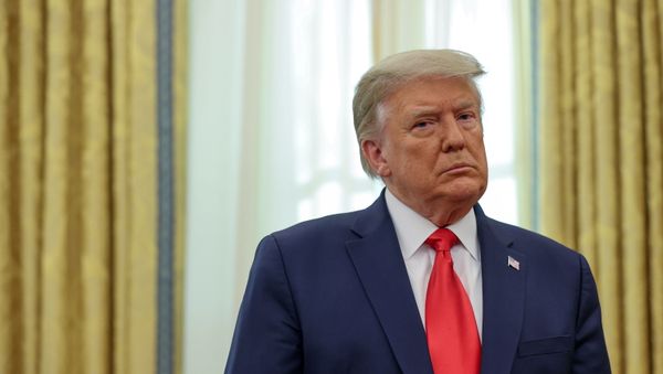 U.S. President Donald Trump participates in a medal ceremony in the Oval Office at the White House in Washington, U.S. December 3, 2020.  REUTERS/Jonathan Ernst - Sputnik International