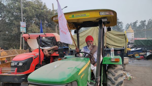 Elderly Farmers at the site - Sputnik International