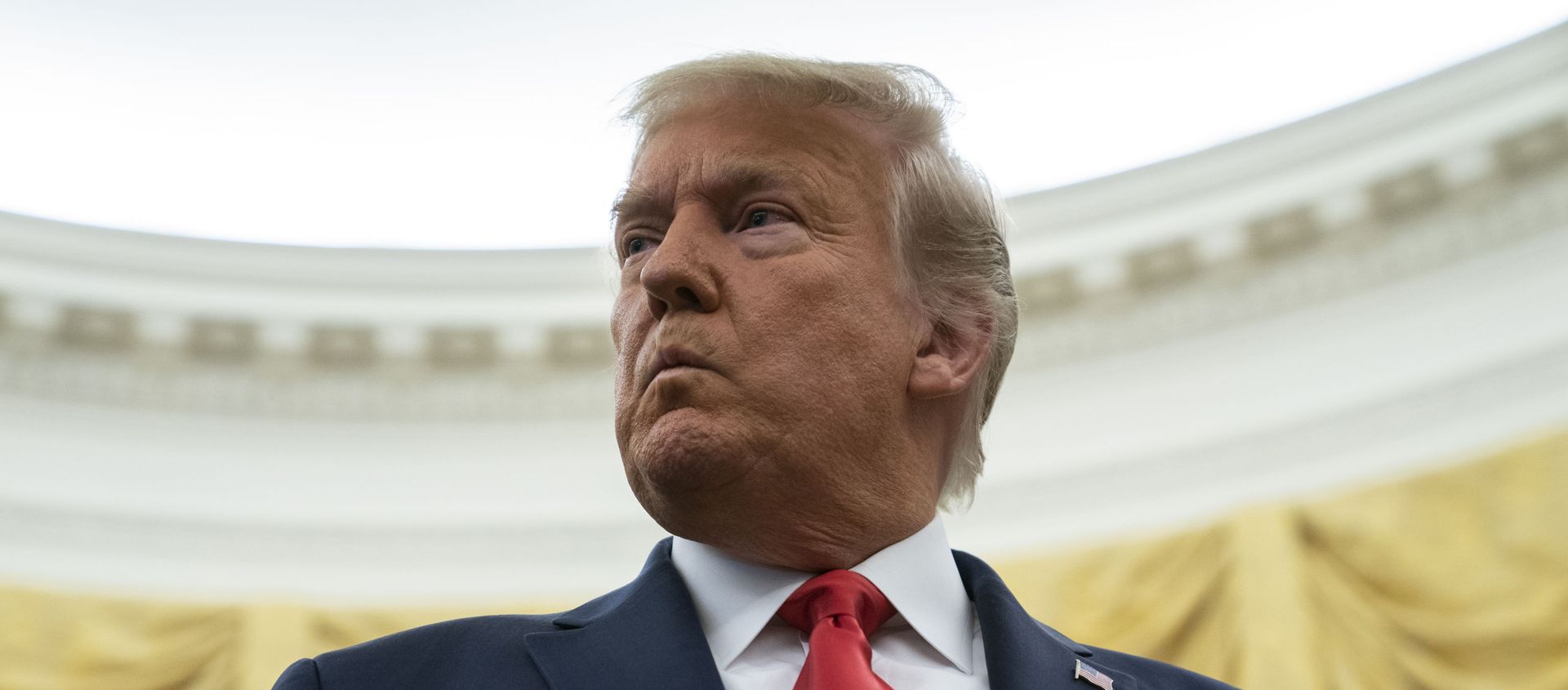 President Donald Trump listens to a question during a ceremony to present the Presidential Medal of Freedom to former football coach Lou Holtz, in the Oval Office of the White House, Thursday, Dec. 3, 2020, in Washington. President Donald Trump listens to a question during a ceremony to present the Presidential Medal of Freedom to former football coach Lou Holtz, in the Oval Office of the White House, Thursday, Dec. 3, 2020, in Washington. - Sputnik International, 1920, 12.12.2020
