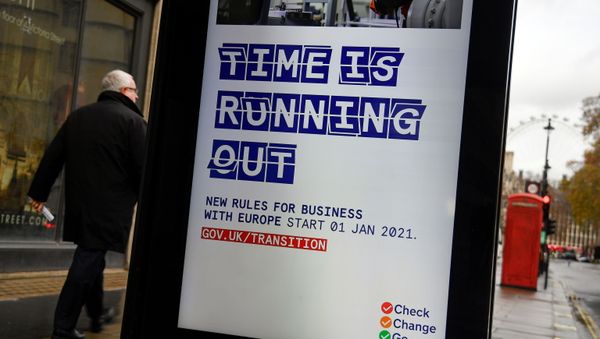 An electronic billboard displays a British government information message advising business to prepare for the Brexit, in London, Britain December 4, 2020. REUTERS/Toby Melville - Sputnik International