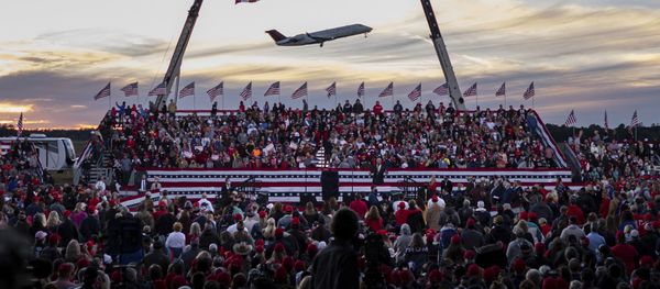 A jet takes off from Valdosta Regional Airport in the American state of Georgia before the start of a rally featuring President Donald Trump for US Republican Senators for Georgia David Perdue and Kelly Loeffler, Saturday, 5 December 2020. - Sputnik International