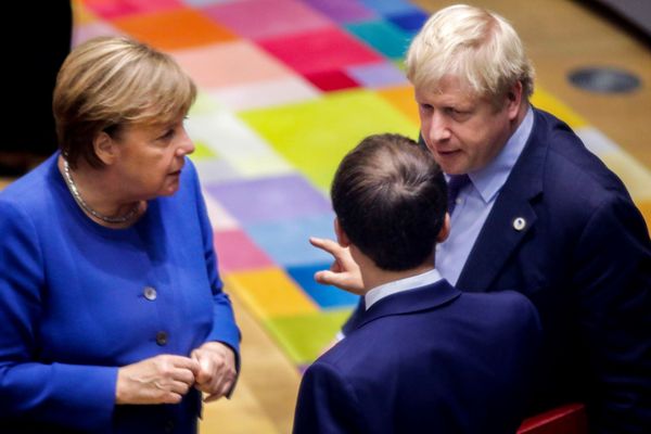 Merkel, Macron Reportedly Make Johnson 'Conciliatory Final Offer' on Brexit Talks to Avoid No-Deal - Sputnik International