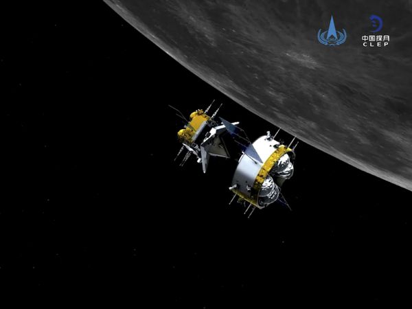 This graphic simulation image provided by China National Space Administration shows the orbiter and returner combination of China's Chang'e-5 probe after its separation from the ascender, at the Beijing Aerospace Control Center (BACC) in Beijing Sunday, 6 December 2020. The Chinese probe that landed on the moon transferred rocks to an orbiter Sunday in preparation for returning samples of the lunar surface to Earth for the first time in almost 45 years, the country's space agency announced. This graphic simulation image provided by China National Space Administration shows the orbiter and returner combination of China's Chang'e-5 probe after its separation from the ascender, at the Beijing Aerospace Control Center (BACC) in Beijing Sunday, 6 December 2020. The Chinese probe that landed on the moon transferred rocks to an orbiter Sunday in preparation for returning samples of the lunar surface to Earth for the first time in almost 45 years, the country's space agency announced. - Sputnik International