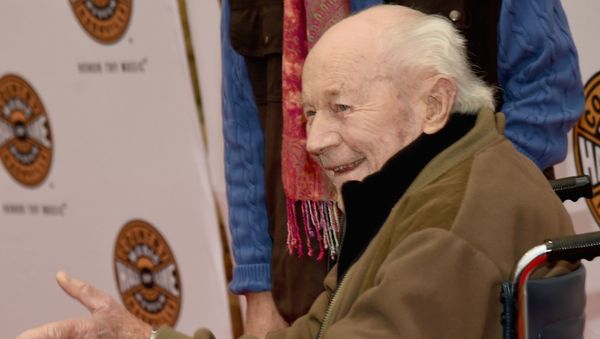 NASHVILLE, TN - OCTOBER 25: General Chuck Yeager attends The Country Music Hall of Fame 2015 Medallion Ceremony at the Country Music Hall of Fame and Museum on October 25, 2015 in Nashville, Tennessee. - Sputnik International