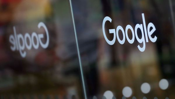 The Google logo is pictured at the entrance to the Google offices in London, Britain January 18, 2019. - Sputnik International