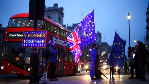 Anti-Brexit protesters demonstrate outside the Houses of Parliament in London, Britain December 9, 2020 Anti-Brexit protesters demonstrate outside the Houses of Parliament in London, Britain December 9, 2020 - Sputnik International