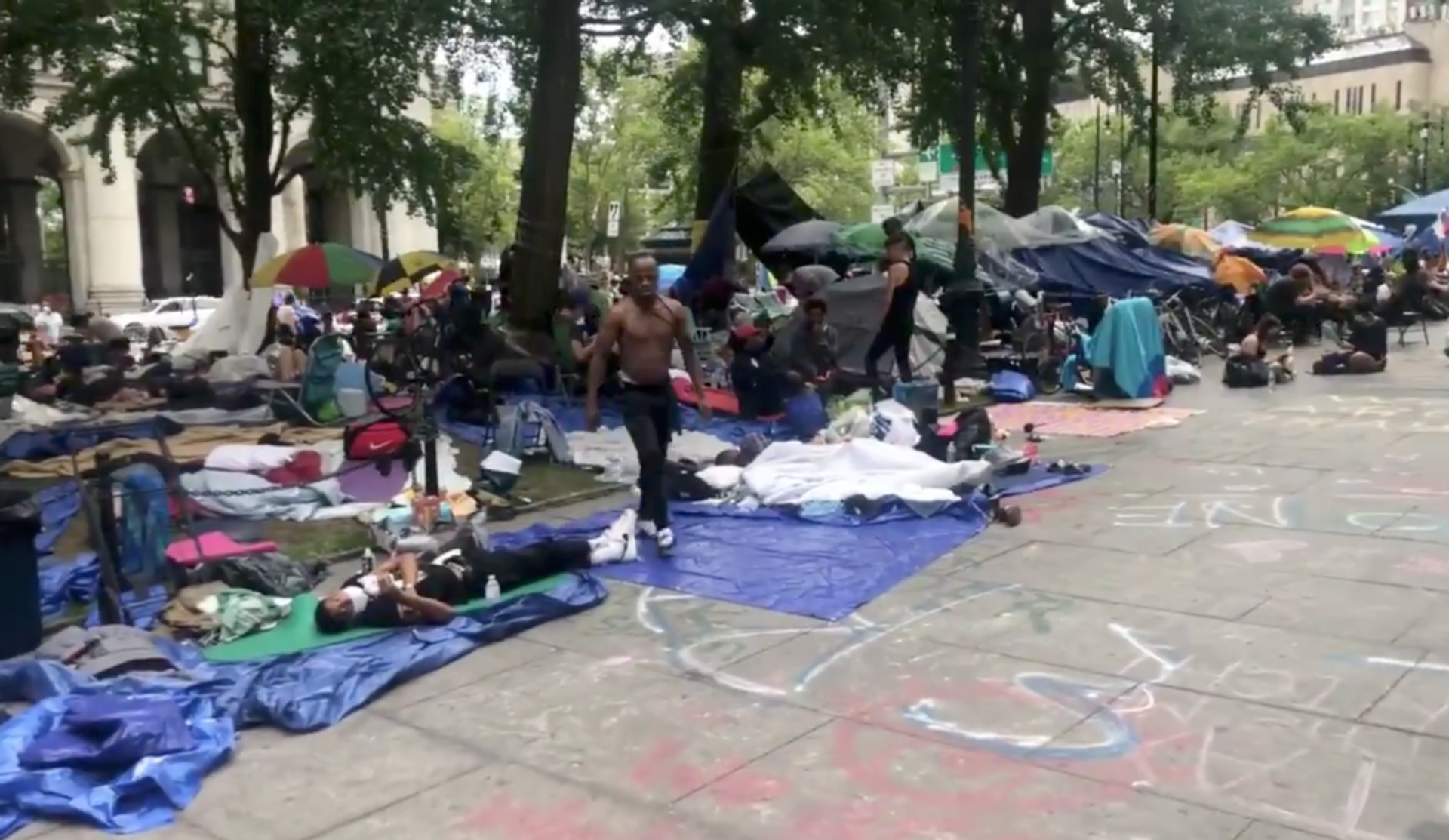 Black Lives Matter protesters set up camp inside City Hall Park in Manhattan, New York City (27 June 2020) - Sputnik International, 1920, 03.11.2021