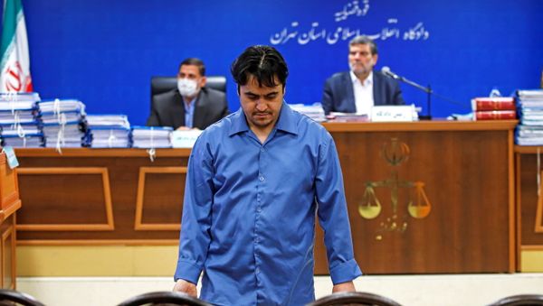 Ruhollah Zam, a dissident journalist who was captured in what Tehran calls an intelligence operation, is seen during his trial in Tehran, Iran, 2 June 2020. - Sputnik International