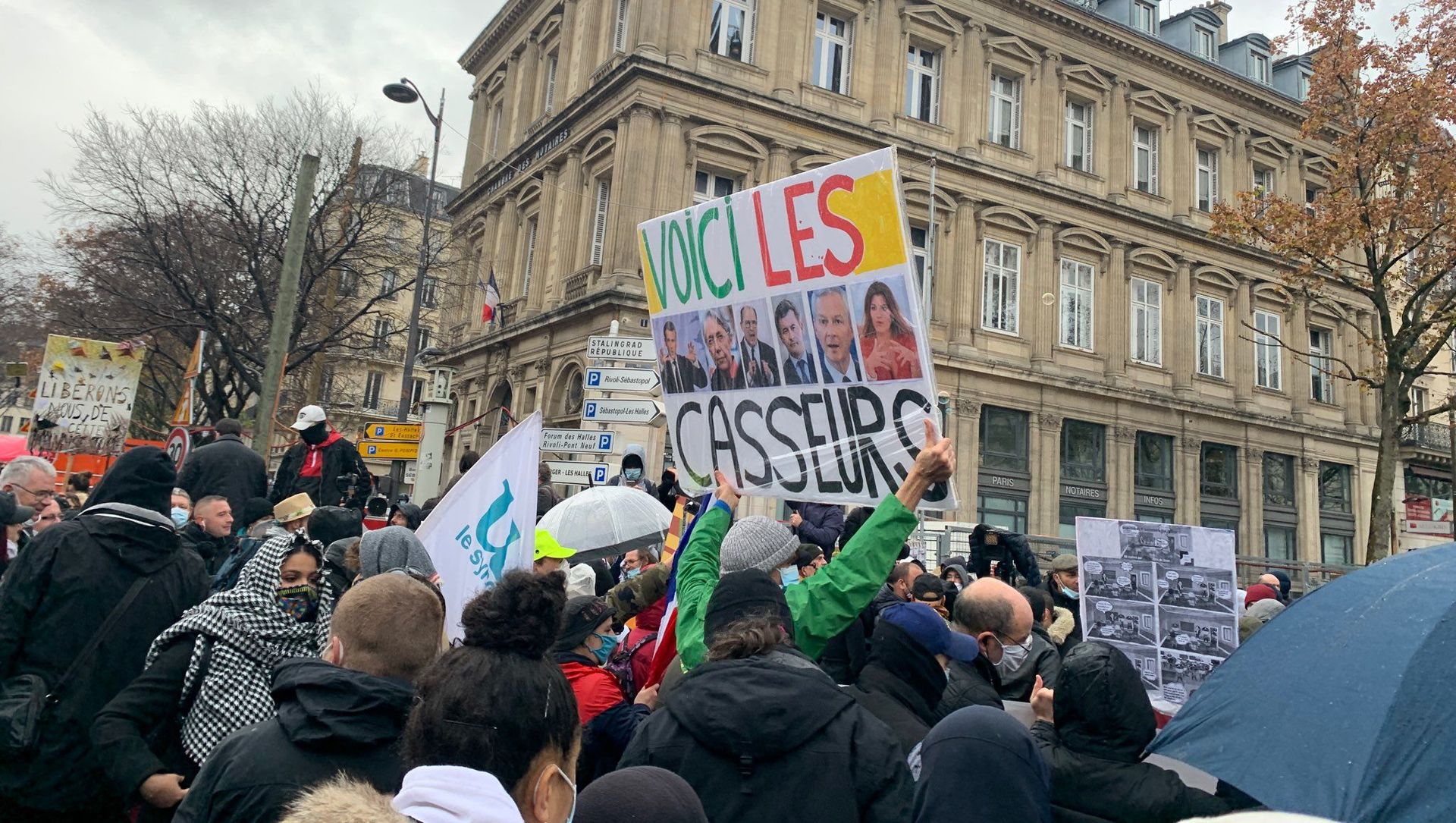 People are taking to the streets to protest against a global security bill People are taking to the streets to protest against a global security bill - Sputnik International, 1920, 16.03.2021