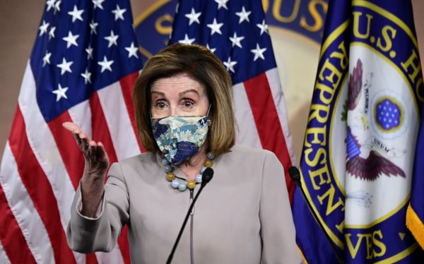 Maxine Waters Wants Trump 'Marched Out' of WH Over Pelosi's 'Plan' to Pull Him Out 'by Little Hands' Maxine Waters Wants Trump 'Marched Out' of WH Over Pelosi's 'Plan' to Pull Him Out 'by Little Hands' - Sputnik International