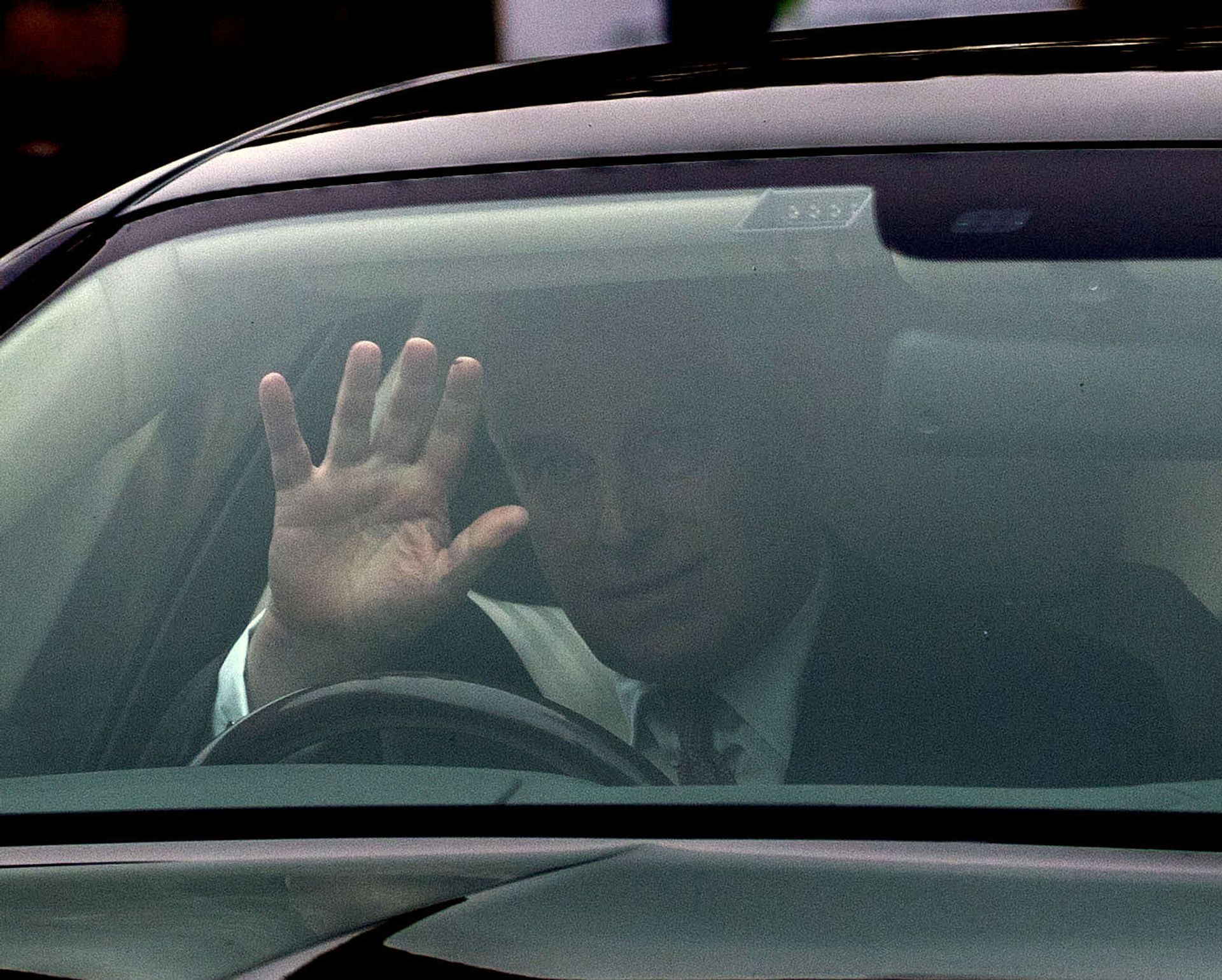 Britain's Prince Andrew leaves his home in Windsor, England, Thursday, Nov. 21, 2019 - Sputnik International, 1920, 07.09.2021
