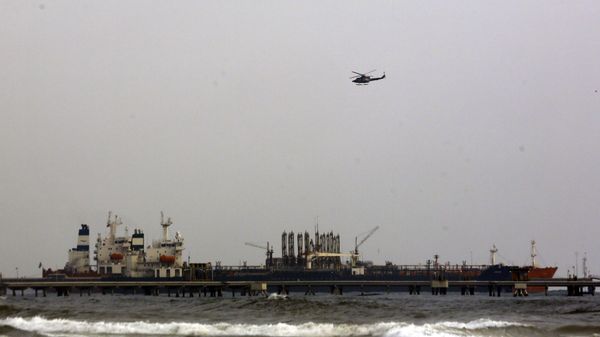 In this May 25, 2020 file photo, the Iranian oil tanker Fortune is anchored at the dock of El Palito refinery near Puerto Cabello, Venezuela - Sputnik International