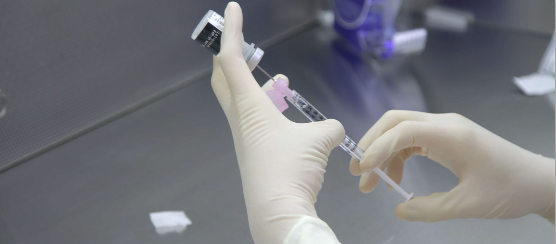 Photo dated December 9, 2020 courtesy of Mount Sinai Health System in New York shows a lab technician during a dry run at Mount Sinai hospital ahead of an expected Pfizer COVID-19 vaccine shipment over the weekend. - Sputnik International, 1920, 20.12.2020