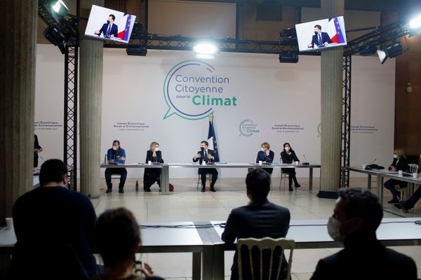 France's Macron Aims to Add Climate Change Goals to Constitution via Referendum France's Macron Aims to Add Climate Change Goals to Constitution via Referendum - Sputnik International