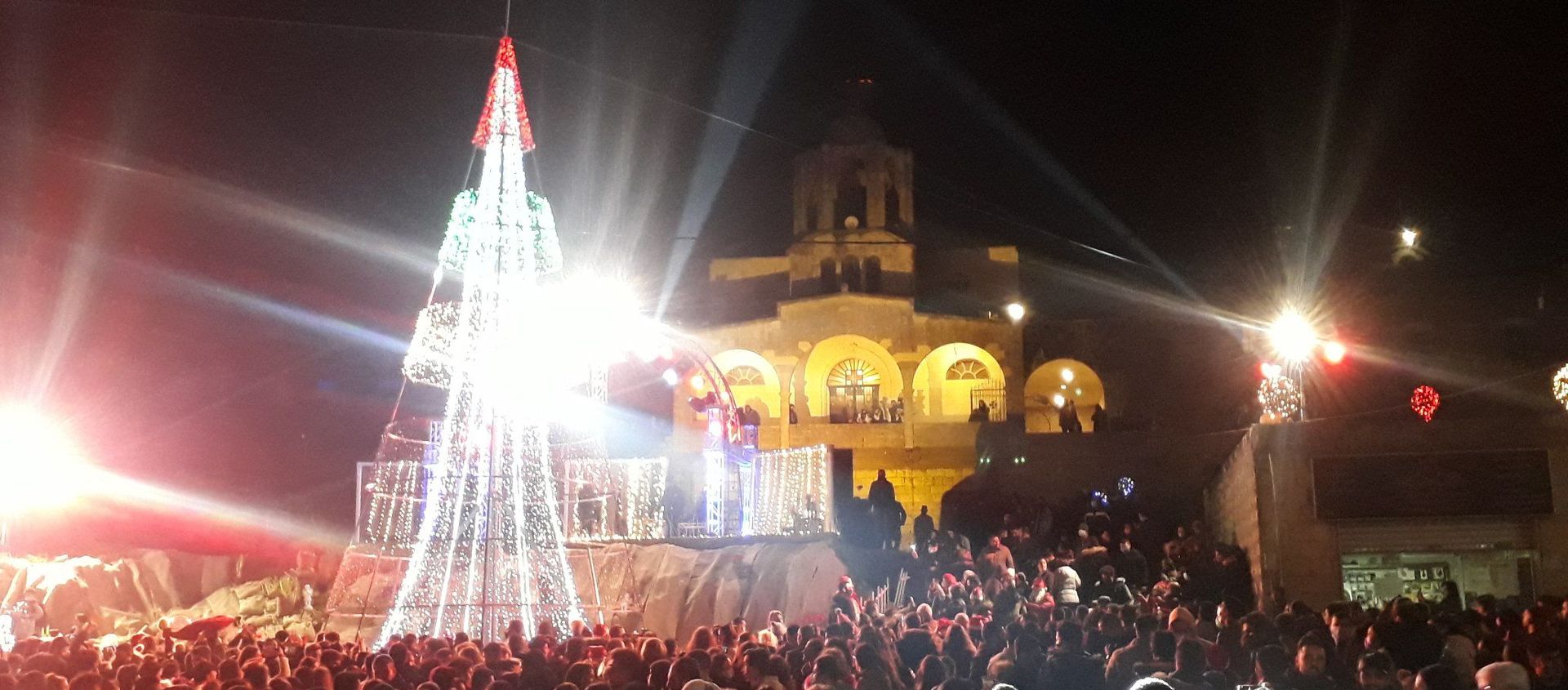 Christmas treet in Wadi al-Nasara, Homs, Syria. Christmas treet in Wadi al-Nasara, Homs, Syria. - Sputnik International, 1920, 15.12.2020