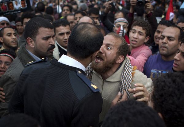 Protesters and police clash in Cairo Protesters and police clash in Cairo - Sputnik International