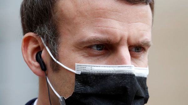 French President Emmanuel Macron, wearing a protective face mask, listens to Portugal's Prime Minister Antonio Costa (not seen) as they talk to the media before a meeting at the Elysee Palace in Paris, France, December 16, 2020 - Sputnik International