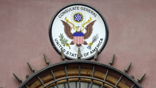 American emblem seen on the building of the US consulate in St. Petersburg - Sputnik International