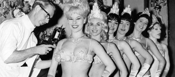The Windmill Girls, showgirls from the Windmill Theatre in London, are vaccinated against influenza on 12 September 1963. The Windmill Girls, showgirls from the Windmill Theatre in London, are vaccinated against influenza on 12 September 1963. - Sputnik International
