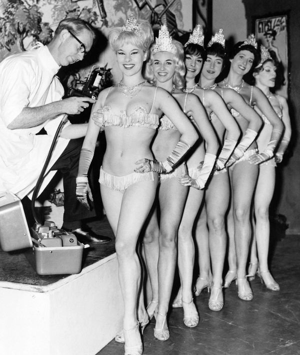 The Windmill Girls, showgirls from the Windmill Theatre in London, are vaccinated against influenza on 12 September 1963. The Windmill Girls, showgirls from the Windmill Theatre in London, are vaccinated against influenza on 12 September 1963. - Sputnik International