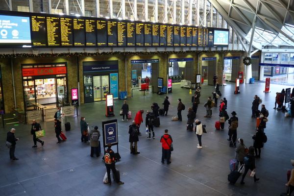 Flights Cancelled, Borders Closed, Christmas Ruined: 'Mutant' COVID Strain Sows Chaos in UK Flights Cancelled, Borders Closed, Christmas Ruined: 'Mutant' COVID Strain Sows Chaos in UK - Sputnik International