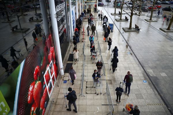 Flights Cancelled, Borders Closed, Christmas Ruined: 'Mutant' COVID Strain Sows Chaos in UK Flights Cancelled, Borders Closed, Christmas Ruined: 'Mutant' COVID Strain Sows Chaos in UK - Sputnik International