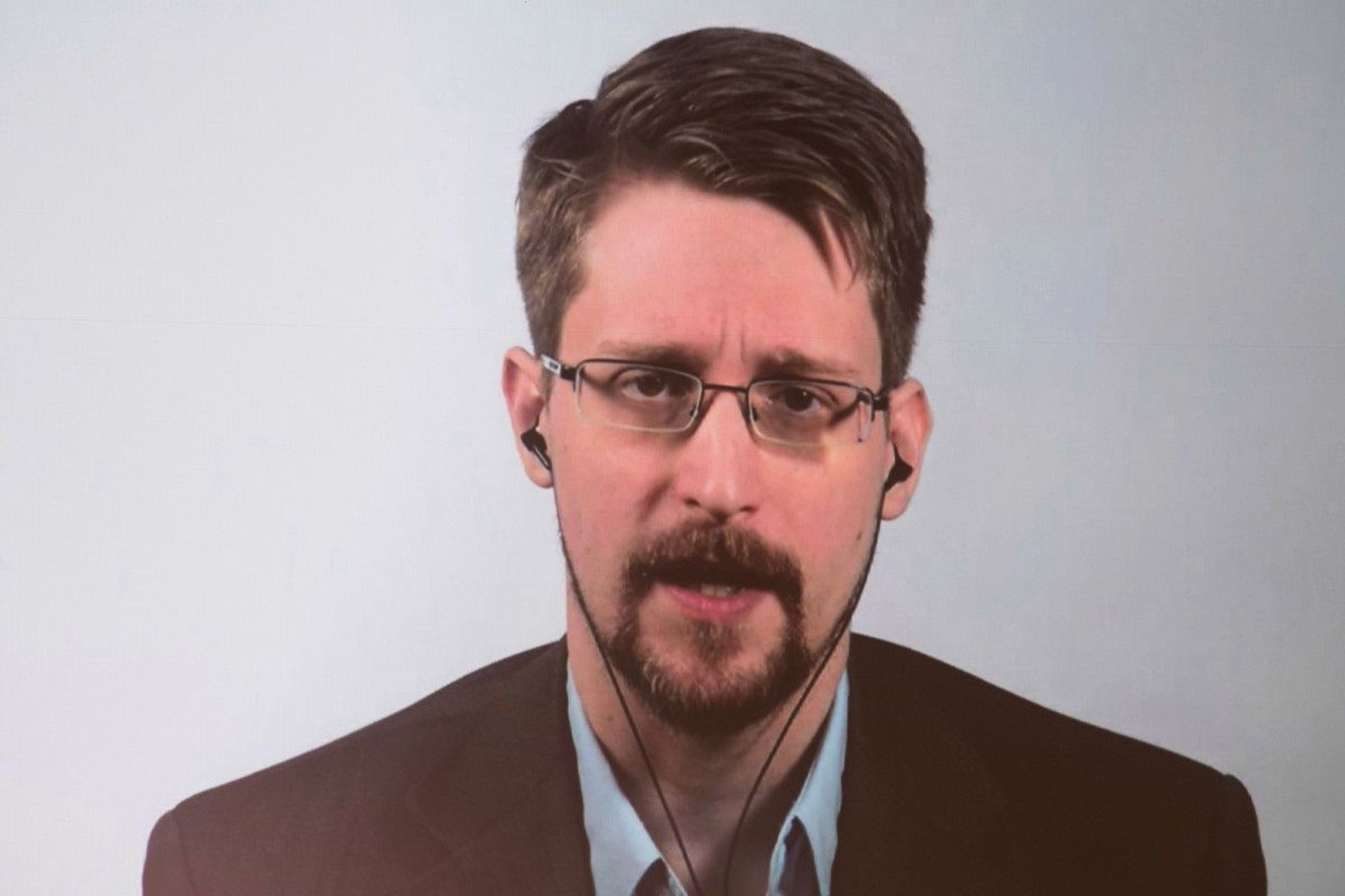 A picture of former US NSA Contractor Edward Snowden posted on Twitter - Sputnik International, 1920, 07.09.2021