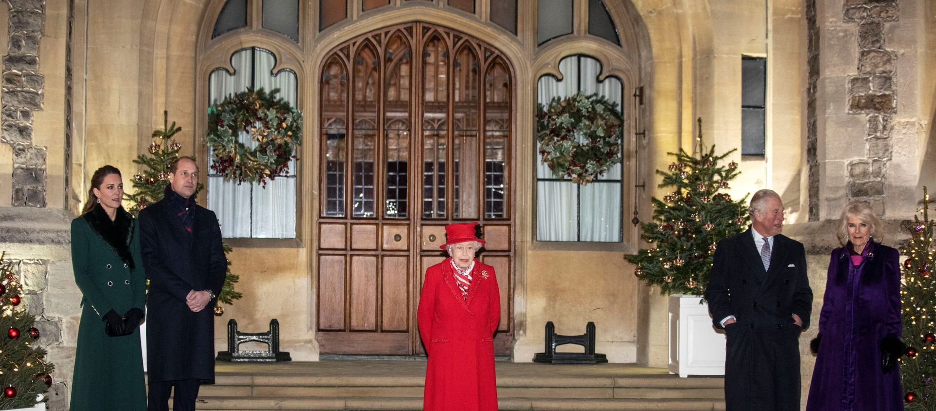 Britain's Queen Elizabeth, Prince William and Catherine, Duchess of Cambridge, Charles, Prince of Wales and Camilla, Duchess of Cornwall pose for a photo at Windsor Castle, in Windsor, Britain December 8, 2020. - Sputnik International, 1920, 26.12.2020