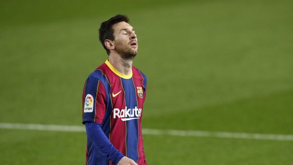 Barcelona's Lionel Messi looks dejected - Sputnik International