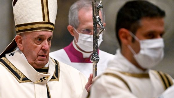 Pope Francis arrives for a Mass on Christmas Eve  in St. Peter's Basilica amid the coronavirus disease (COVID-19) pandemic at the Vatican December 24, 2020. - Sputnik International