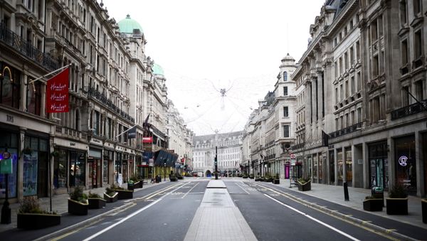 A view of a quiet Regent Street as shops remain closed under Tier 4 restrictions, amid the coronavirus disease (COVID-19) outbreak, in London, Britain, December 26, 2020 A view of a quiet Regent Street as shops remain closed under Tier 4 restrictions, amid the coronavirus disease (COVID-19) outbreak, in London, Britain, December 26, 2020 - Sputnik International