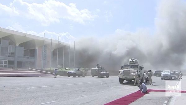 Dust rises after explosions hit Aden airport, upon the arrival of the newly-formed Yemeni government in Aden, Yemen December 30, 2020. Al Arabiya/Reuters TV/via REUTERS THIS IMAGE HAS BEEN SUPPLIED BY A THIRD PARTY. NO RESALES. NO ARCHIVES. MUST NOT OBSCURE LOGO. - Sputnik International