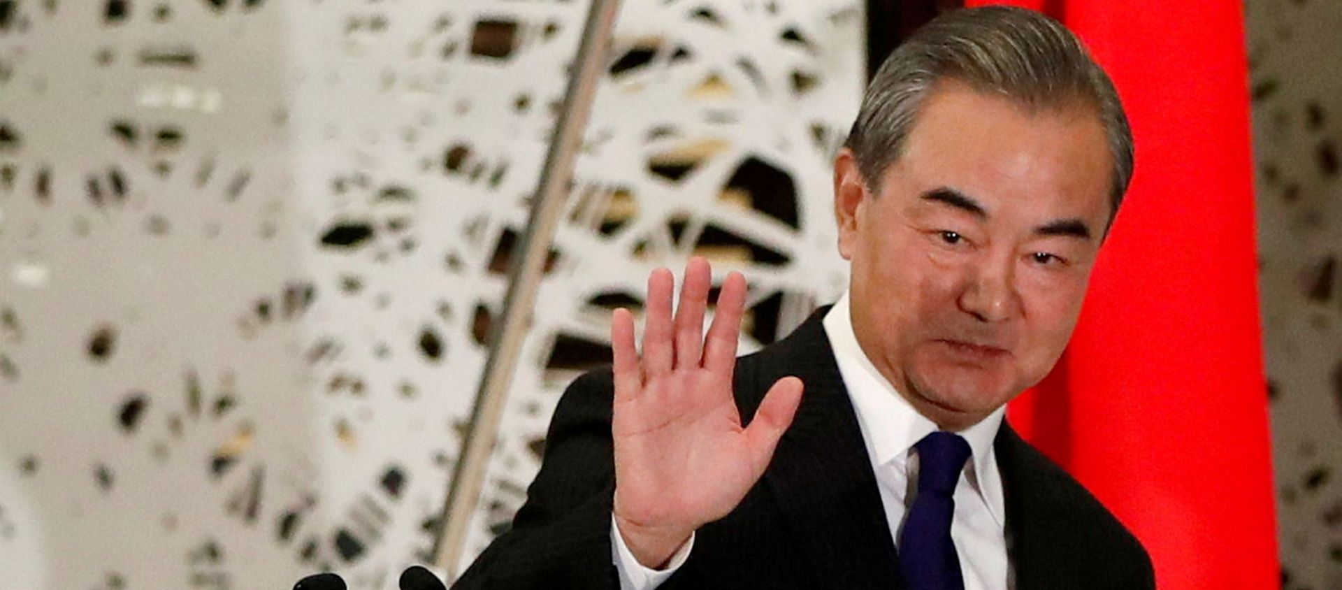 China's State Councillor and Foreign Minister Wang Yi waves as he leaves a news conference in Tokyo, Japan, November 24, 2020. REUTERS/Issei Kato/Pool/File Photo China's State Councillor and Foreign Minister Wang Yi waves as he leaves a news conference in Tokyo, Japan, November 24, 2020. REUTERS/Issei Kato/Pool/File Photo - Sputnik International, 1920, 06.01.2021