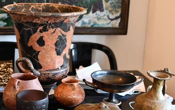 A photo of ancient vessels discovered during the Israel Antiquities Authority raid in Tel-Aviv, 4 January 2021 A photo of ancient vessels discovered during the Israel Antiquities Authority raid in Tel-Aviv, 4 January 2021 - Sputnik International