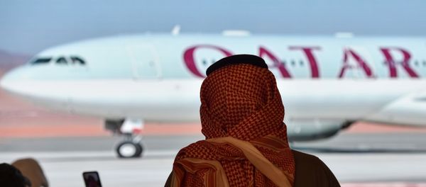 Journalists watch the arrival of the Qatar envoy ahead of the 41st Gulf Cooperation Council (GCC) summit in the city of al-Ula in northwestern Saudi Arabia on January 5, 2021. - Saudi Arabia will reopen its borders and airspace to Qatar, US and Kuwaiti officials said, a major step towards ending a diplomatic rift that has seen Riyadh lead an alliance isolating Doha. The bombshell announcement came on the eve of GCC annual summit in the northwestern Saudi Arabian city of Al-Ula, where the dispute was already set to top the agenda. Journalists watch the arrival of the Qatar envoy ahead of the 41st Gulf Cooperation Council (GCC) summit in the city of al-Ula in northwestern Saudi Arabia on January 5, 2021. - Saudi Arabia will reopen its borders and airspace to Qatar, US and Kuwaiti officials said, a major step towards ending a diplomatic rift that has seen Riyadh lead an alliance isolating Doha. The bombshell announcement came on the eve of GCC annual summit in the northwestern Saudi Arabian city of Al-Ula, where the dispute was already set to top the agenda. - Sputnik International