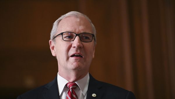 Judge Amy Coney Barrett, President Donald Trumps nominee for the U.S. Supreme Court, meets with Sen. Kevin Cramer, R-N.D., on Capitol Hill in Washington, Thursday, Oct. 1, 2020. - Sputnik International