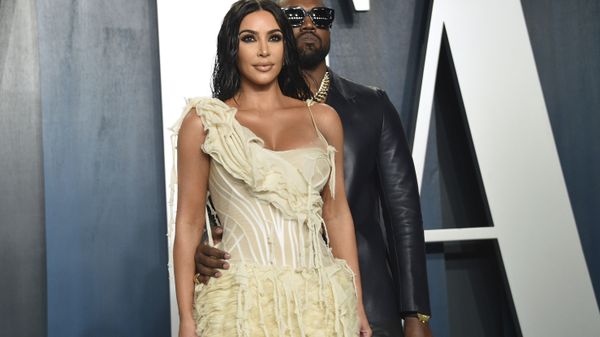 Kim Kardashian, left, and Kanye West arrive at the Vanity Fair Oscar Party on Sunday, Feb. 9, 2020, in Beverly Hills, Calif. - Sputnik International