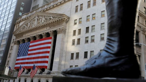 The boot on the statue of George Washington, the first president of the United States, is seen across from the New York Stock Exchange (NYSE) following Election Day in Manhattan, New York City, U.S., November 4, 2020. - Sputnik International