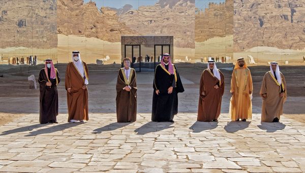 A handout picture provided by the Saudi Royal Palace on January 5, 2021, shows from L to R: Kuwaiti Emir Sheikh Nawaf al-Ahmad Al-Sabah, Emir of Qatar Tamim bin Hamad Al-Thani, Omani Deputy Prime Minister Fahd Bin Mahmud, Saudi Crown Prince Mohammed bin Salman, Bahrain's Crown Prince Salman bin Hamad Al-Khalifa, Dubai's Ruler and UAE Vice President Sheikh Mohammed bin Rashid Al-Maktoum and Nayef al-Hajraf, secretary-general of the Gulf Cooperation Council (GCC) posing for a pictures before the opening session of the 41st Gulf Cooperation Council (GCC) summit in the northwestern Saudi city of al-Ula. - Saudi Arabia's Crown Prince Mohammed bin Salman said that the Gulf states had signed an agreement on regional solidarity and stability at a summit aimed at resolving a three-year embargo against Qatar.  - Sputnik International