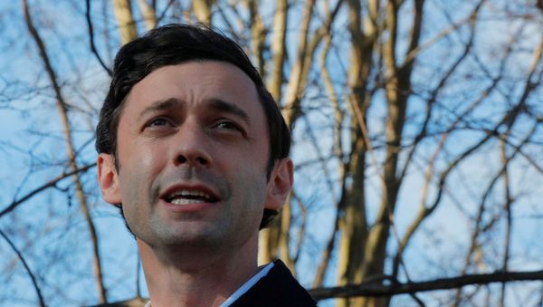 Democratic candidate for the U.S. Senate Jon Ossoff speaks to reporters outside the Georgia run-off election polling site at the Dunbar Neighborhood Center in Atlanta, Georgia, U.S., January 5, 2021. - Sputnik International