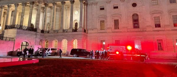 Tensions have subsided in Washington, DC, as police reinforcements arrive and push Trump supporters away from the Capitol building Tensions have subsided in Washington, DC, as police reinforcements arrive and push Trump supporters away from the Capitol building - Sputnik International