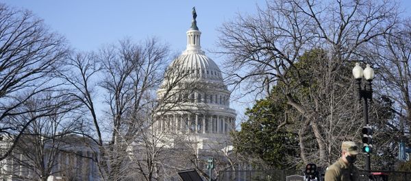Workers install no-scale fencing around the U.S. Capitol in Washington, Thursday, Jan. 7, 2021. Workers install no-scale fencing around the U.S. Capitol in Washington, Thursday, Jan. 7, 2021. - Sputnik International