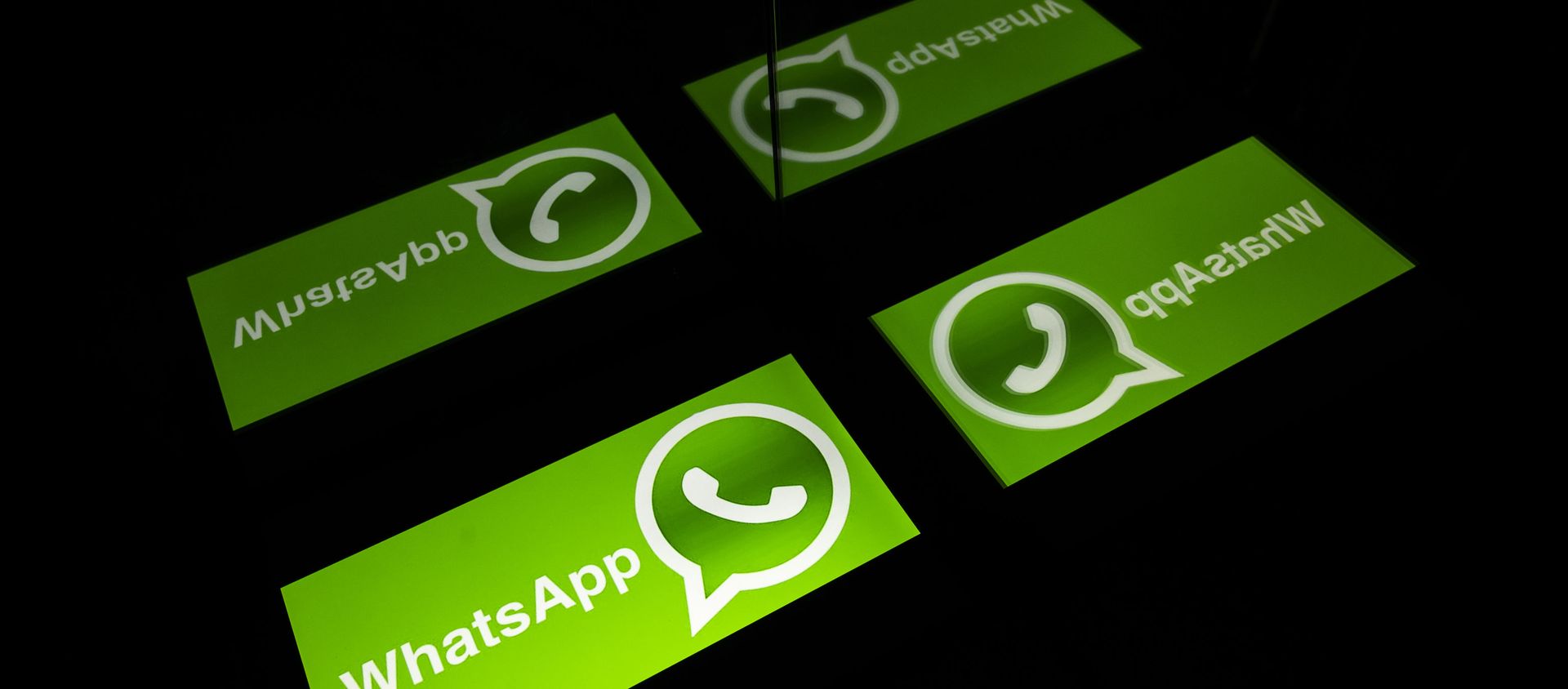 (FILES) This file photo taken on October 5, 2020 shows the logo of mobile messaging service WhatsApp on a tablet screen in Toulouse, southwestern France (FILES) This file photo taken on October 5, 2020 shows the logo of mobile messaging service WhatsApp on a tablet screen in Toulouse, southwestern France - Sputnik International, 1920, 25.01.2021