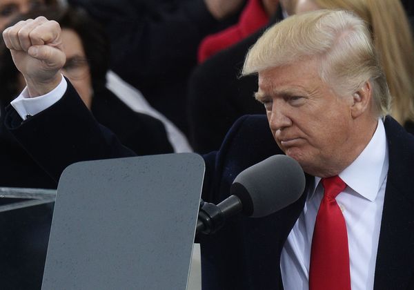 Constitution Offers More Ways Than Just 25th Amendment to Remove Trump From Office, Historians Claim - Sputnik International
