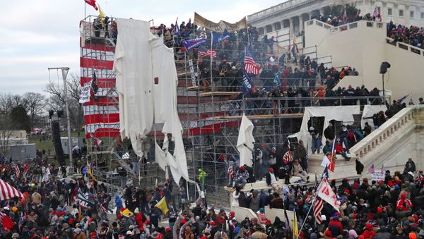A mob of supporters of US President Donald Trump storm the US Capitol Building in Washington, DC, 6 January 2021.  - Sputnik International